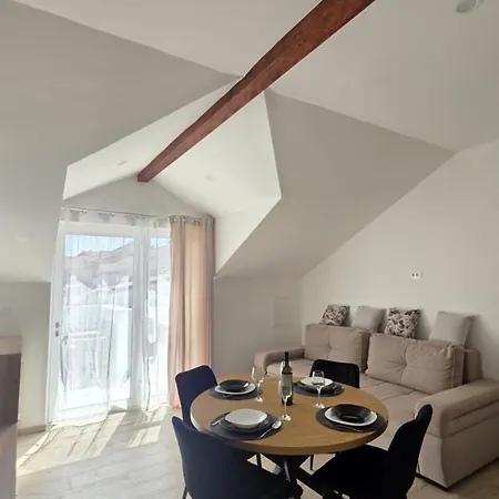 Penthouse Dijana Apartment *