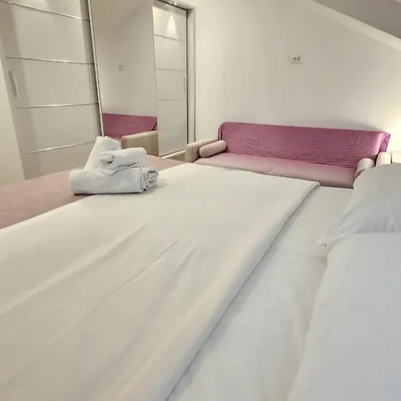 Apartment Penthouse Dijana *