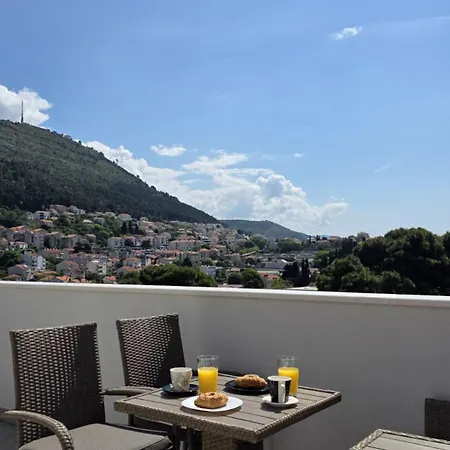 Apartment Penthouse Dijana *