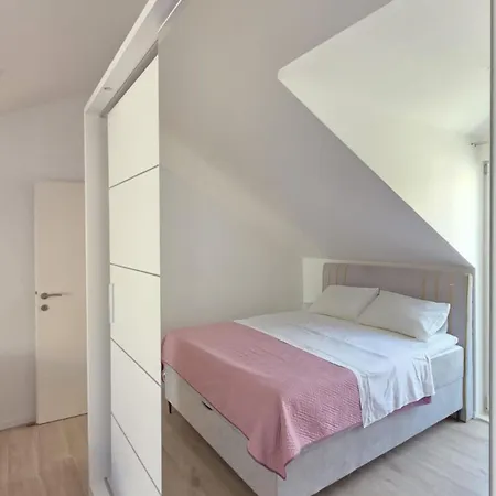Penthouse Dijana Apartment